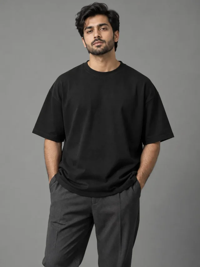 Essential Oversized Tee in Washed black